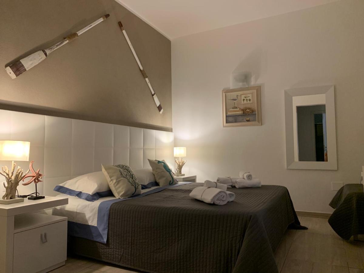 Aquarama Rooms & Apartments Torre Squillace Kültér fotó