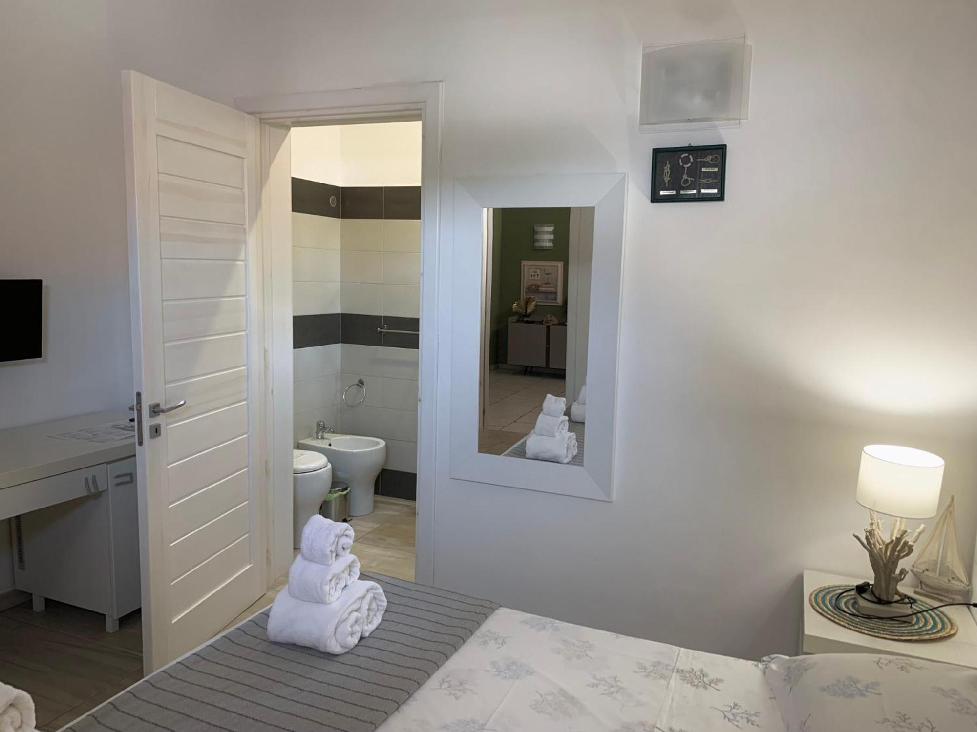 Aquarama Rooms & Apartments Torre Squillace Kültér fotó