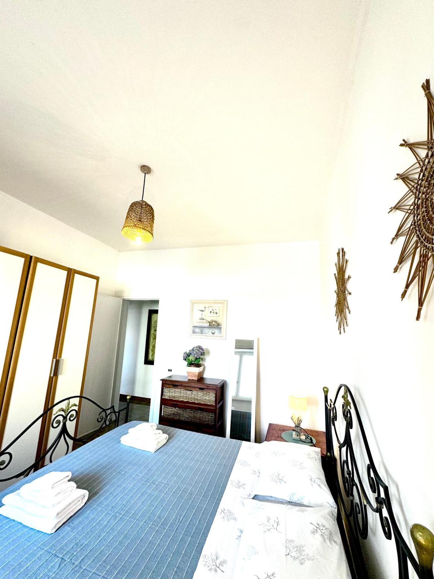 Aquarama Rooms & Apartments Torre Squillace Kültér fotó